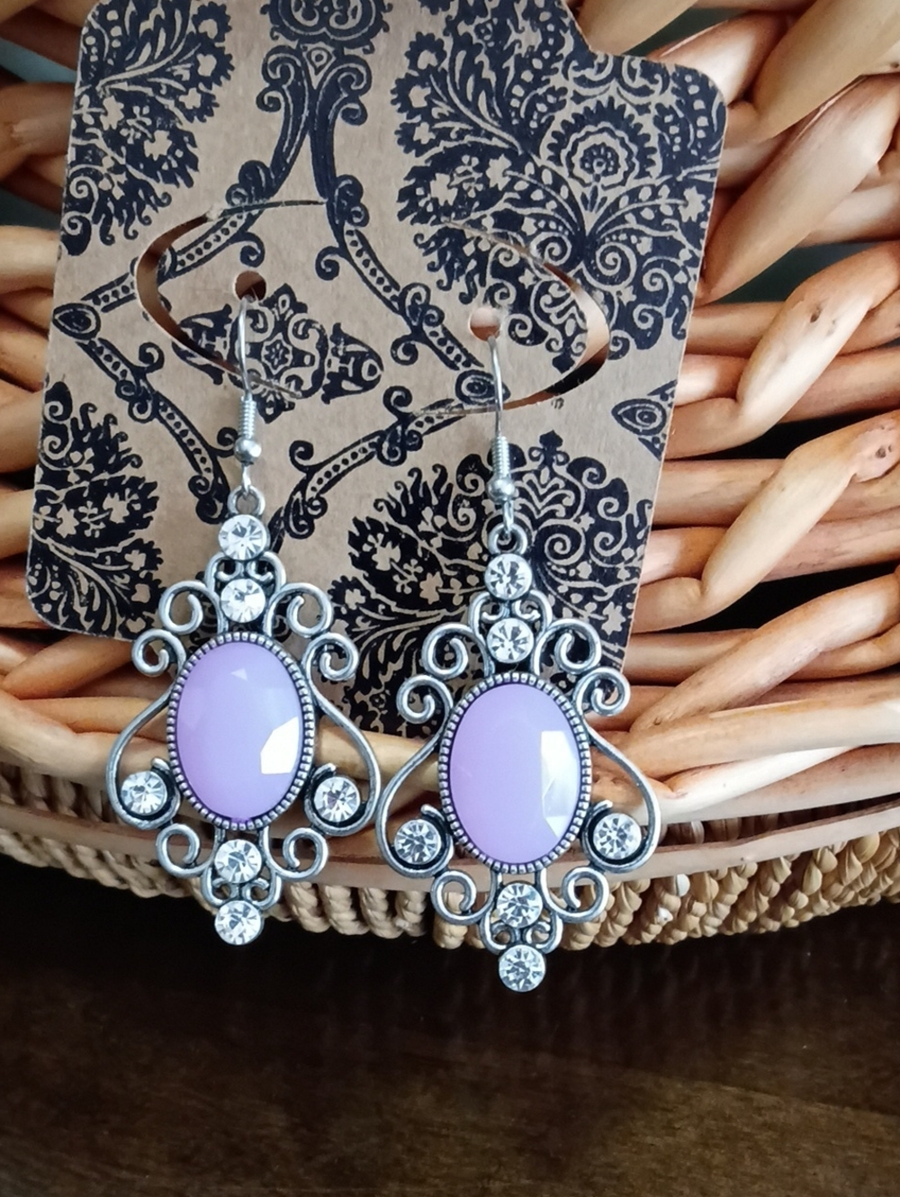 Vintage-Inspired Lavender Drop Earrings - Unbranded